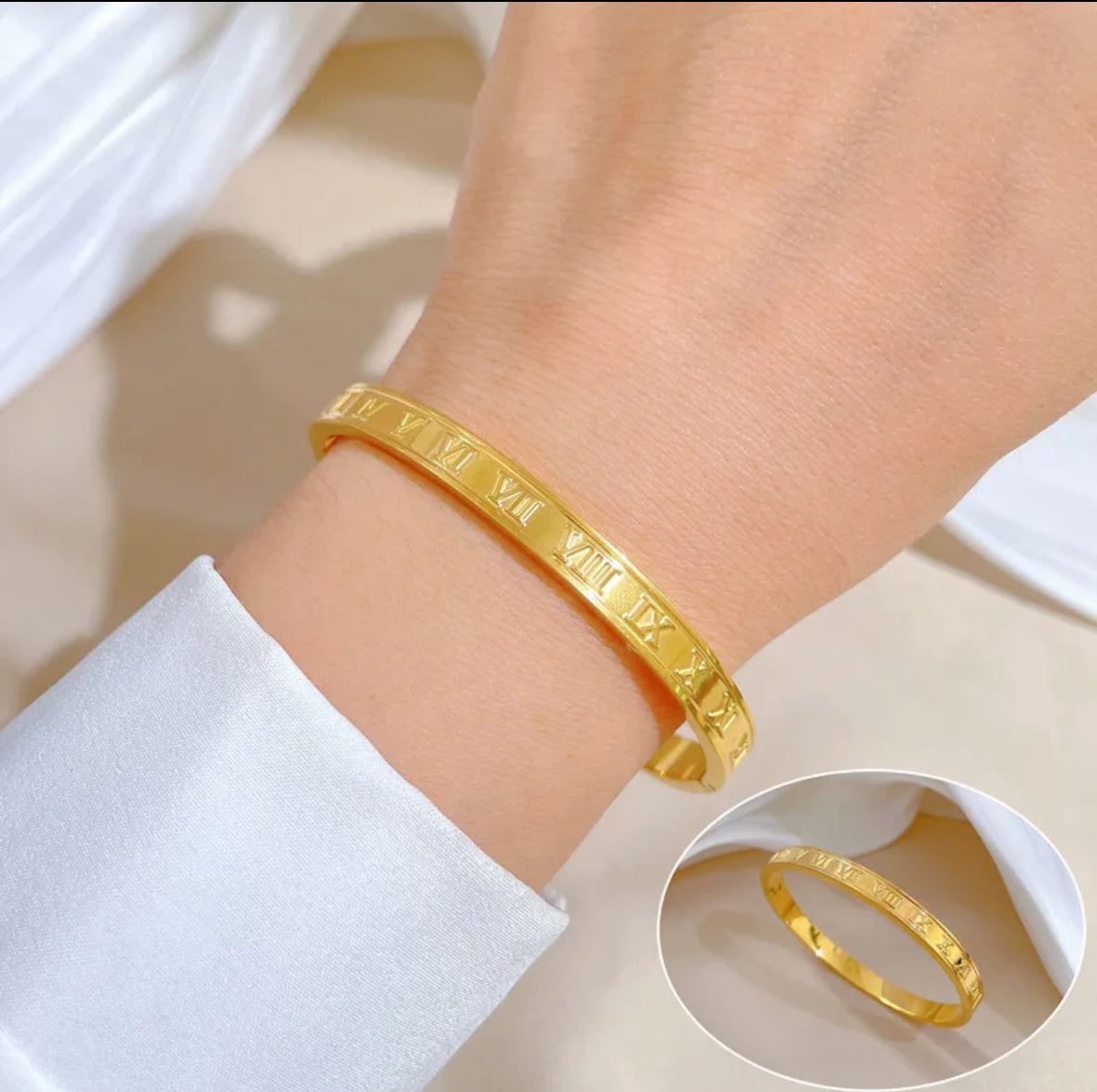 JD Roman Numeral Gold Bangle Bracelet